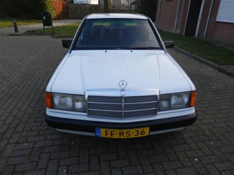 Mercedes-Benz 190-serie - 1.8 E Basic automaat in nieuw staat - 1