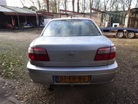 Opel Omega - 2.2i-16V - 1