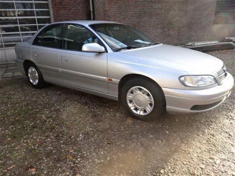 Opel Omega - 2.2i-16V - 1