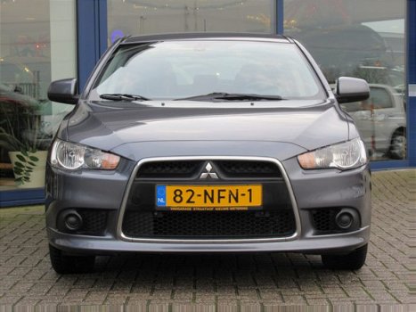 Mitsubishi Lancer Sportback - 1.5 Edition One, Airconditioning / 16'' LMV / Parkeersensoren achter - 1