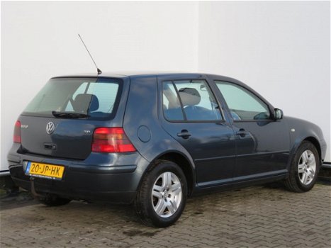 Volkswagen Golf - 2.0 Highline - 1