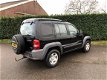 Jeep Cherokee - 2.5 CRD 143PK SPORT AC GRIJS KENTEKEN - 1 - Thumbnail