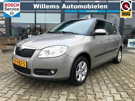 Skoda Fabia - 1.6-16V Elegance Automaat Trekhaak - 1