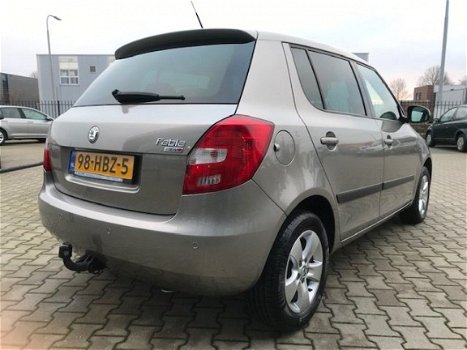 Skoda Fabia - 1.6-16V Elegance Automaat Trekhaak - 1