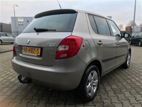 Skoda Fabia - 1.6-16V Elegance Automaat Trekhaak - 1