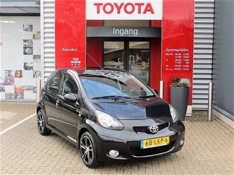 Toyota Aygo - 1.0 12v VVT-i Aspiration Black+Airco - 1