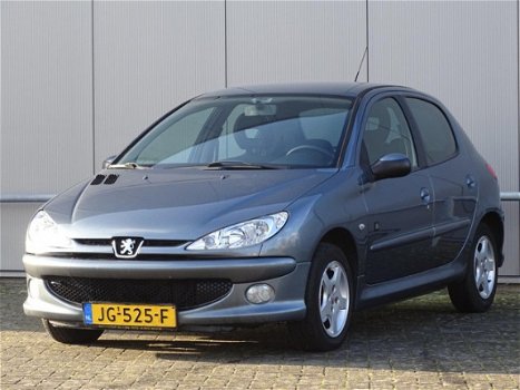 Peugeot 206 - 1.4 HDi Forever 4-DEURS AIRCO KEURIGE STAAT (bj2007) - 1