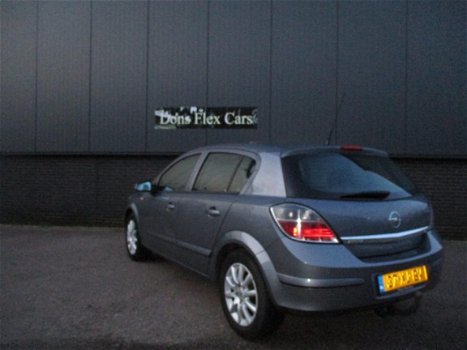 Opel Astra - 1.6 Temptation - 1