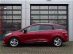 Renault Clio Estate - 1.2 TCe 120pk Limited | Navigatiesysteem | Cruise control | Climate control | - 1 - Thumbnail