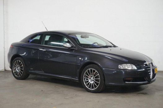 Alfa Romeo GT - 1.9 JTD Distinctive ✔ Airco ✔ Goed Onderhouden ✔ Navigatie ☎ - 1