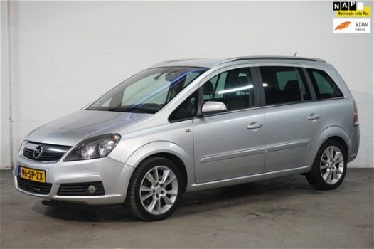 Opel Zafira - 2.2 Cosmo ✔ Airco ✔ Navigatie ✔ APK 01-2021 ☎ - 1