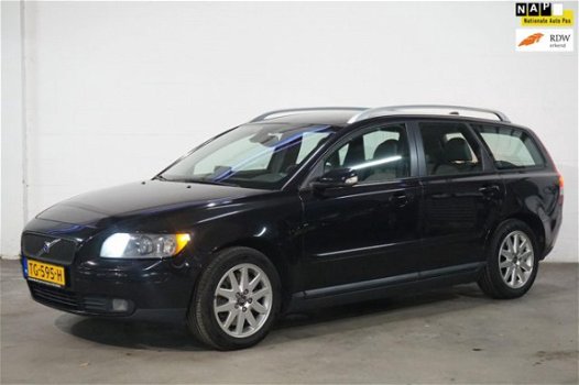 Volvo V50 - 2.5 T5 Momentum 220 pk ✔ Airco ✔ Stoelverwarming ✔ Automaat ☎ - 1