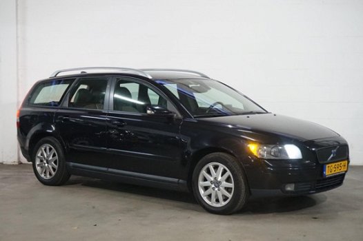 Volvo V50 - 2.5 T5 Momentum 220 pk ✔ Airco ✔ Stoelverwarming ✔ Automaat ☎ - 1