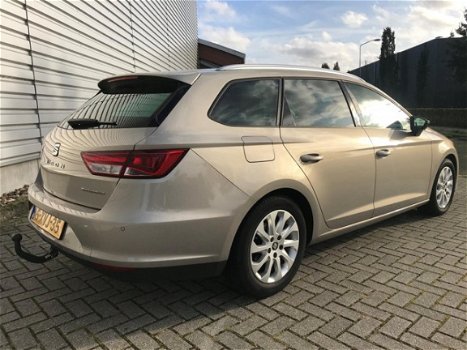 Seat Leon ST - 1.6 TDI Style Ecomotive LED, NAVI, trekhaak, Nette auto - 1