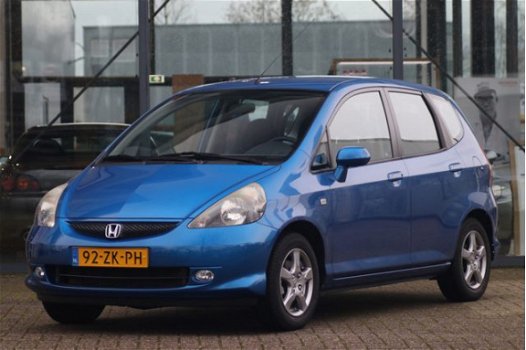 Honda Jazz - 1.2i Style Mode - All in rijklaarprijs | Trekhaak | Dealer ond. | 6 mnd Garantie - 1