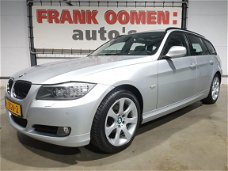 BMW 3-serie Touring - 318i High Executive + OH HISTORIE/PANORAMA/BI-XENON/NAVI/CRUISE/17"LMV/TREKHAA