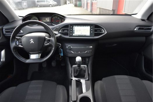 Peugeot 308 SW - 1.6 BlueHDI Executive panorama, navigatie, cruise control, PDC v+a, trekhaak - 1