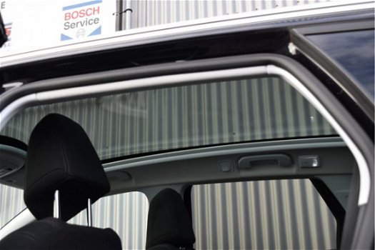 Peugeot 308 SW - 1.6 BlueHDI Executive panorama, navigatie, cruise control, PDC v+a, trekhaak - 1