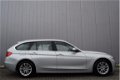 BMW 3-serie Touring - 320i Automaat High Executive Zwart Leder, Bi-Xenon, Sportstoelen, Full Map Nav - 1 - Thumbnail