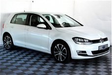 Volkswagen Golf - 1.4 TSI Highline NAVI BT XENON LEDER PDC STOELVERW. '13