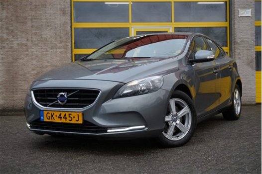 Volvo V40 - 2.0 T2 Business BJ2015 LED | LMV16