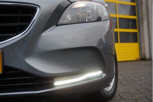 Volvo V40 - 2.0 T2 Business BJ2015 LED | LMV16