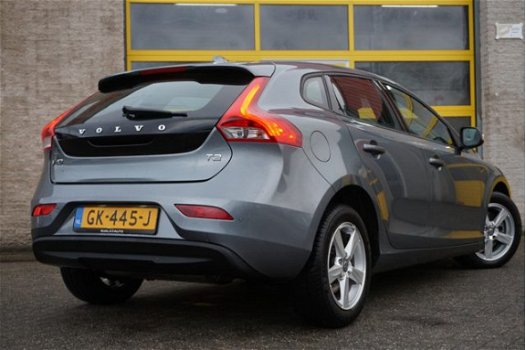 Volvo V40 - 2.0 T2 Business BJ2015 LED | LMV16