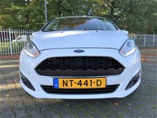 Ford Fiesta - 1.0i 80PK 5DR STYLE-ULTIMATE AIRCO NAVI PARKEERSEN SOREN V+A CRUISECONTR. SPORTVELGEN