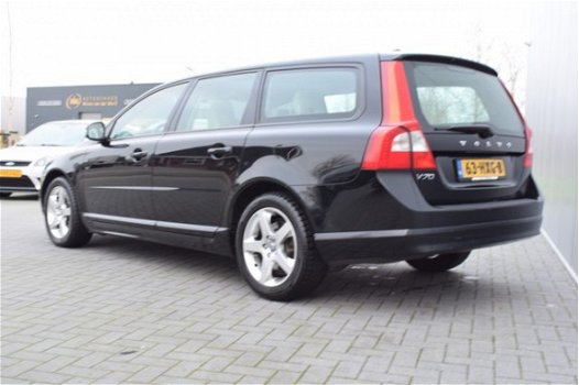 Volvo V70 - 2.0D Momentum Leer Navi - 1