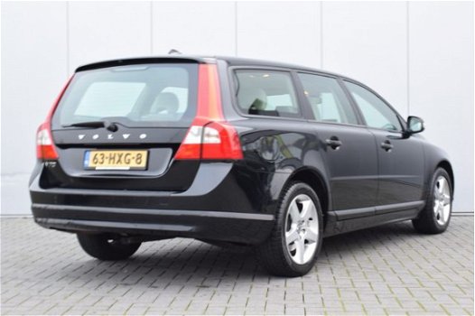 Volvo V70 - 2.0D Momentum Leer Navi - 1