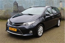 Toyota Auris Touring Sports - 1.8 Hybrid Executive Trekhaak mooie Titanium kleur