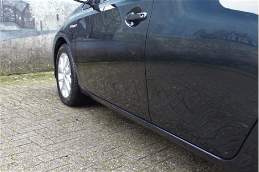 Toyota Auris Touring Sports - 1.8 Hybrid Executive Trekhaak mooie Titanium kleur - 1