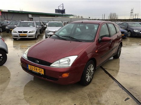 Ford Focus - 2.0i 16V Ghia - 1