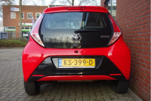 Toyota Aygo - 1.0 VVT-i x-play Navigatie 5drs All Season banden - 1