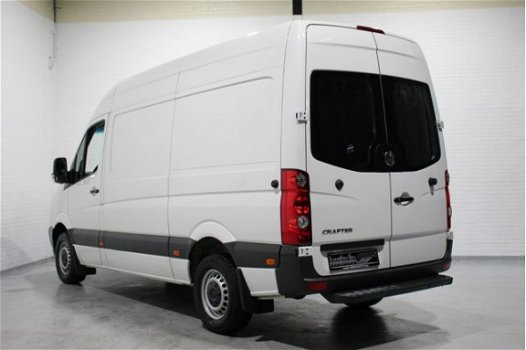 Volkswagen Crafter - 2.0 TDI 140 pk L2H2 Airco, PDC V+A, Opstap achter, Bijrijdersbank, Slechts 53 d - 1