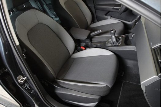 Seat Ibiza - 1.0 Tsi 71kW 96Pk Style Business Intense Navi/Pdc/Ecc/Crc/Lmv/Bt - 1