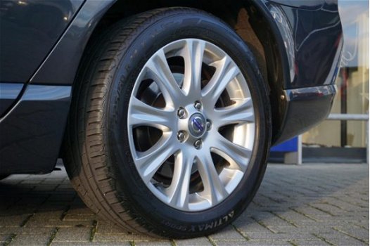 Volvo V70 - 2.5FT 230 PK Summum LEER E XENON TREKHAAK - 1