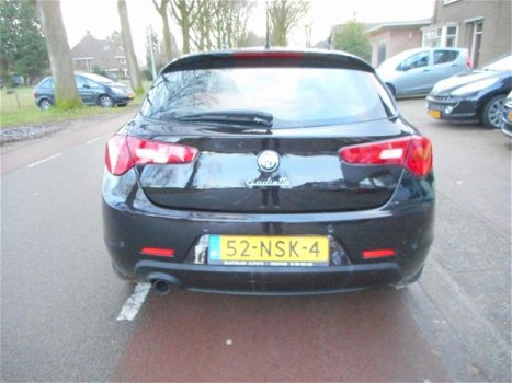 Alfa Romeo Giulietta - 1.4 Turbo MultiAir 170pk Distinctive. Rood leer - 1