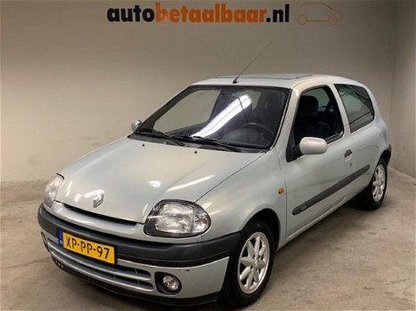 Renault Clio - 1.6 RN AUTOMAAT TREKHAAK WEINIG KILOMETERS - 1
