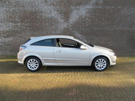 Opel Astra GTC - 1.4 Temptation - 1