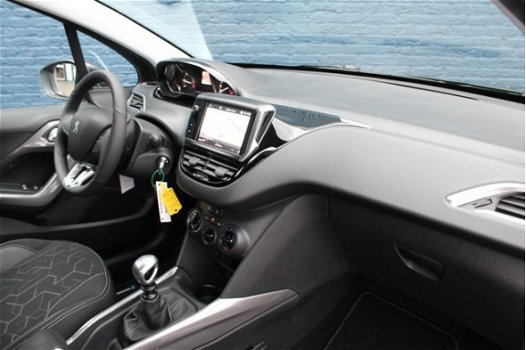 Peugeot 2008 - SUV 1.2 PureTech 130pk Blue Lion | Navigatie | Parkeersensoren | - 1