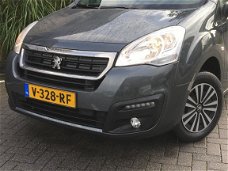 Peugeot Partner - GB 120 L1 1.6 BlueHDi 75pk 2-zits Premium Trekhaak, Camera, Climate control, Navig