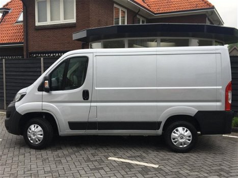 Peugeot Boxer - GB 330 L1H1 BlueHDi 130PK Premium Pack Airco, Cruise control, Camera, Voorraad Voord - 1