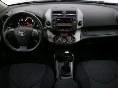 Toyota RAV4 - 2.0 VVTi Dynamic - 1