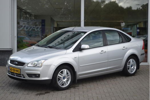 Ford Focus - 1.6 100pk Ghia 4drs - 1