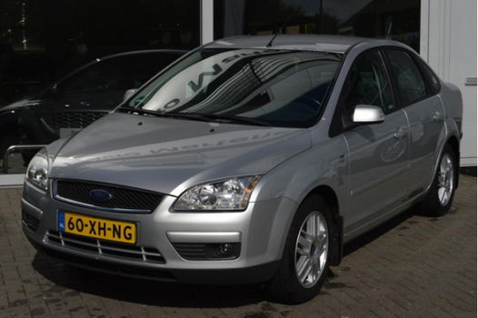 Ford Focus - 1.6 100pk Ghia 4drs - 1