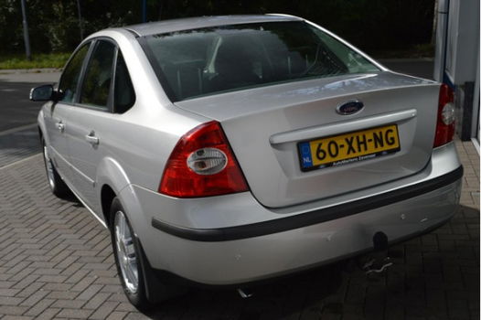 Ford Focus - 1.6 100pk Ghia 4drs - 1