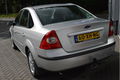 Ford Focus - 1.6 100pk Ghia 4drs - 1 - Thumbnail