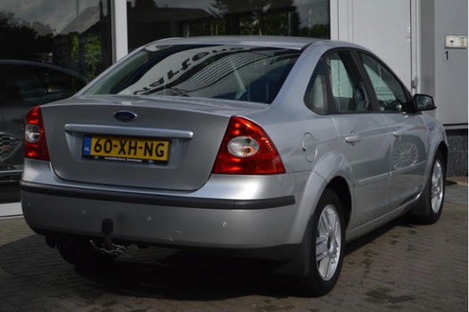 Ford Focus - 1.6 100pk Ghia 4drs - 1