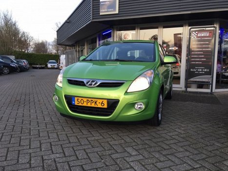 Hyundai i20 - 1.4i i-Motion | Slechts 82.000 km | Automaat | Airco | Navigatie| Org. Nederlandse Aut - 1